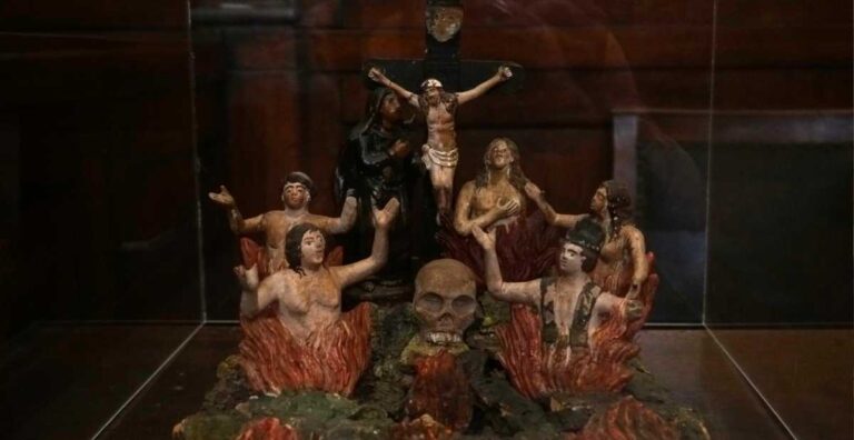Il culto delle “anime ‘o Priatorio”: a Napoli la morte convive con la vita