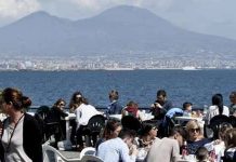 Ferragosto a Napoli 2016, boom di turisti: l'orgoglio di Luigi De Magistris
