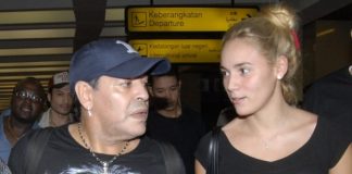 Maradona bloccato all'aeroporto di Buenos Aires: passaporto rubato