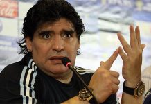 Maradona e la cittadinanza onoraria trasformata in uno show