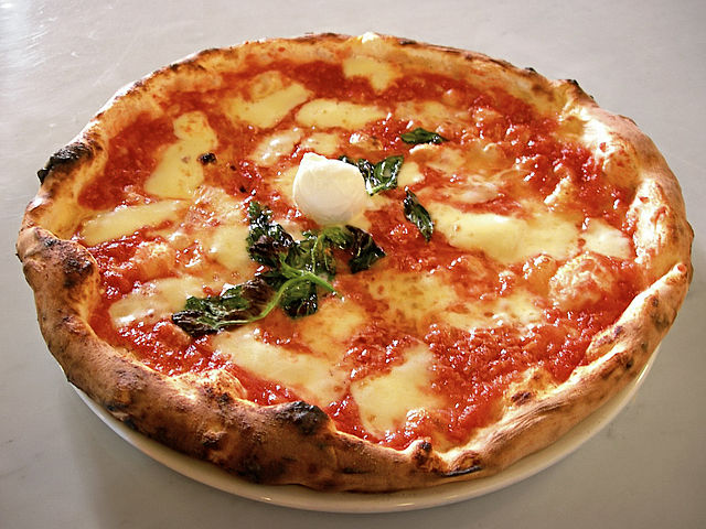 La pizza napoletana tra i 50 cibi migliori al mondo