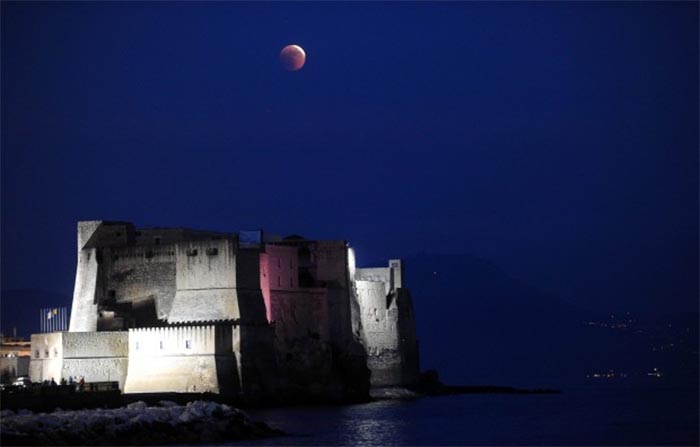 Eclissi di luna parziale: stasera tutti con naso all'insù