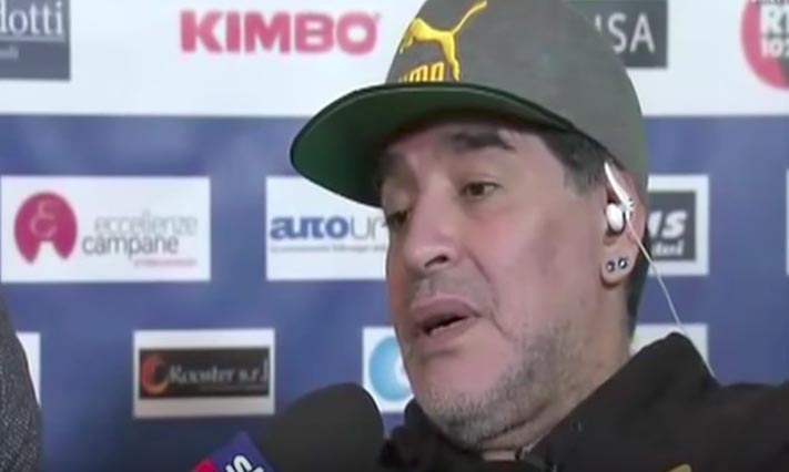 Maradona come "'o surdato 'nnammurato" di Napoli