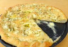 Ricetta pizza aglio e olio: tutti il profumo e tradizione del Sud