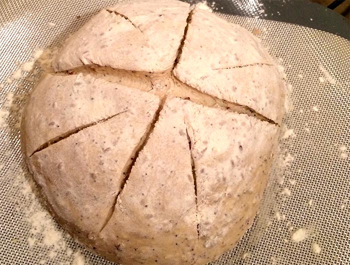 Come fare l'incisione sul pane fatto in casa