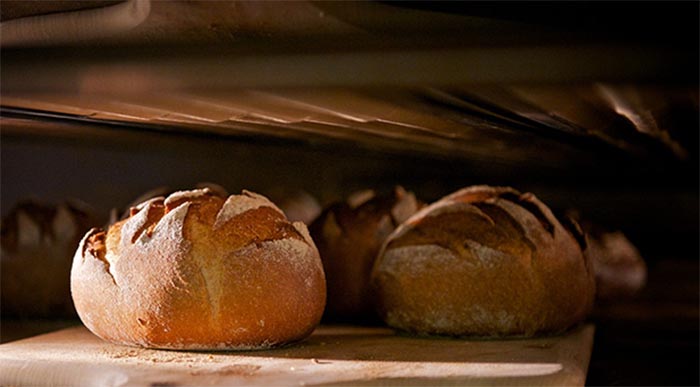 Come si cuoce il pane fatto in casa?