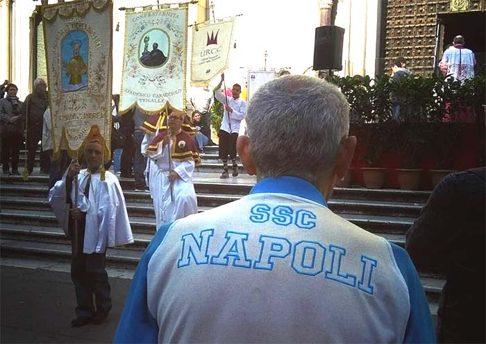 San Gennaro e i tifosi del Calcio Napoli
