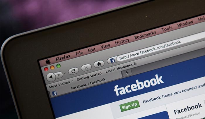 Facebook, gli insulti social equivalgono ad un reato: Cassazione conferma