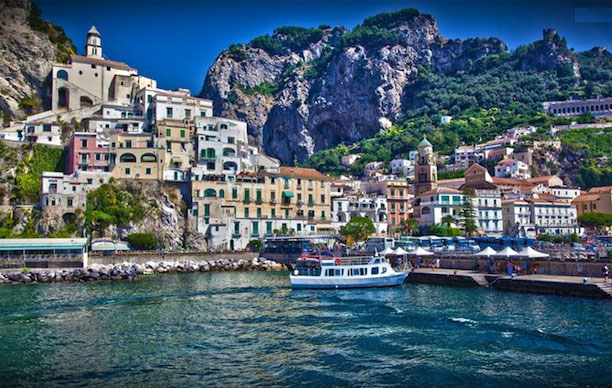 Campania, turismo da record: impennata di visitatori