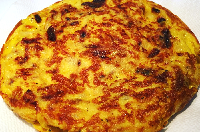 Ricetta della frittata di cipolle bianche: tradizione napoletana