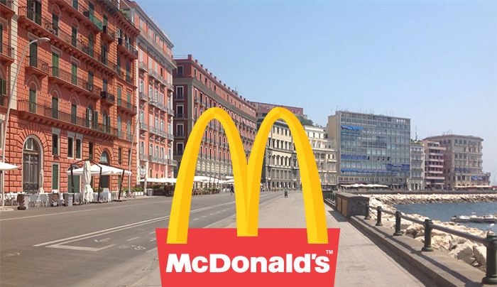 McDonald's sul lungomare di Napoli: già è polemica