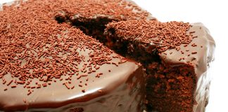 Ricetta della torta al cioccolato: semplice tradizione