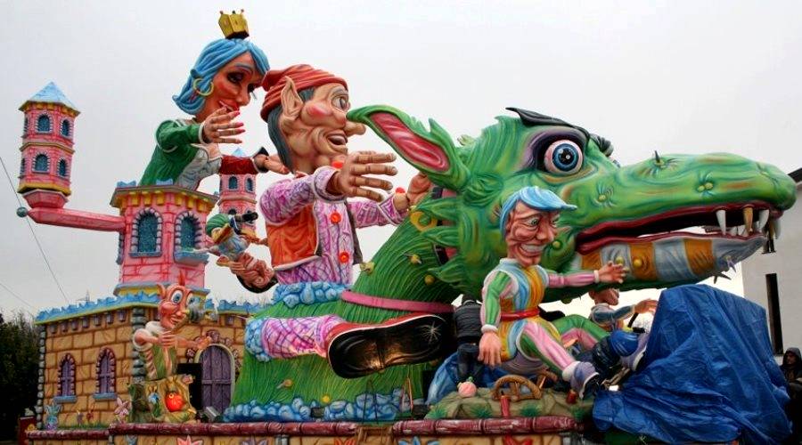 Carnevale 2020 a Bacoli: festa coloratissima vicino al mare