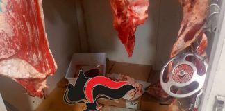 Sequestro di alimenti a rischio: carni lavorate in uno scantinato
