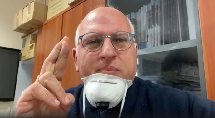 Paolo Ascierto, la mascherina: "Non fa male, è una forma di rispetto"
