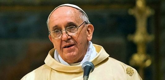 Papa Francesco: "Le chiacchiere chiudono il cuore"