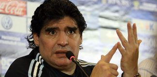 Maradona, ricoverato in clinica: probabile crollo emotivo