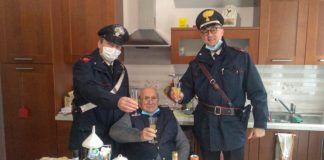 Natale da solo: anziano chiama Carabinieri per un po' di compagnia