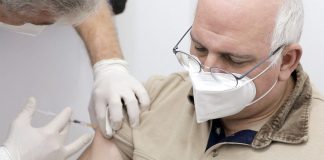 Paolo Ascierto, l'oncologo napoletano vaccinato contro il covid