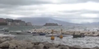 Napoli, allerta meteo: fenomeni temporaleschi in rapida evoluzione