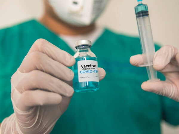 Campania: lettere di sospensione ai sanitari no vax
