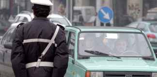 Napoli, blocco auto: circolazione vietata da lunedì al venerdì