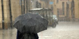 Napoli, allerta meteo 7 ottobre: parchi cittadini resteranno chiusi