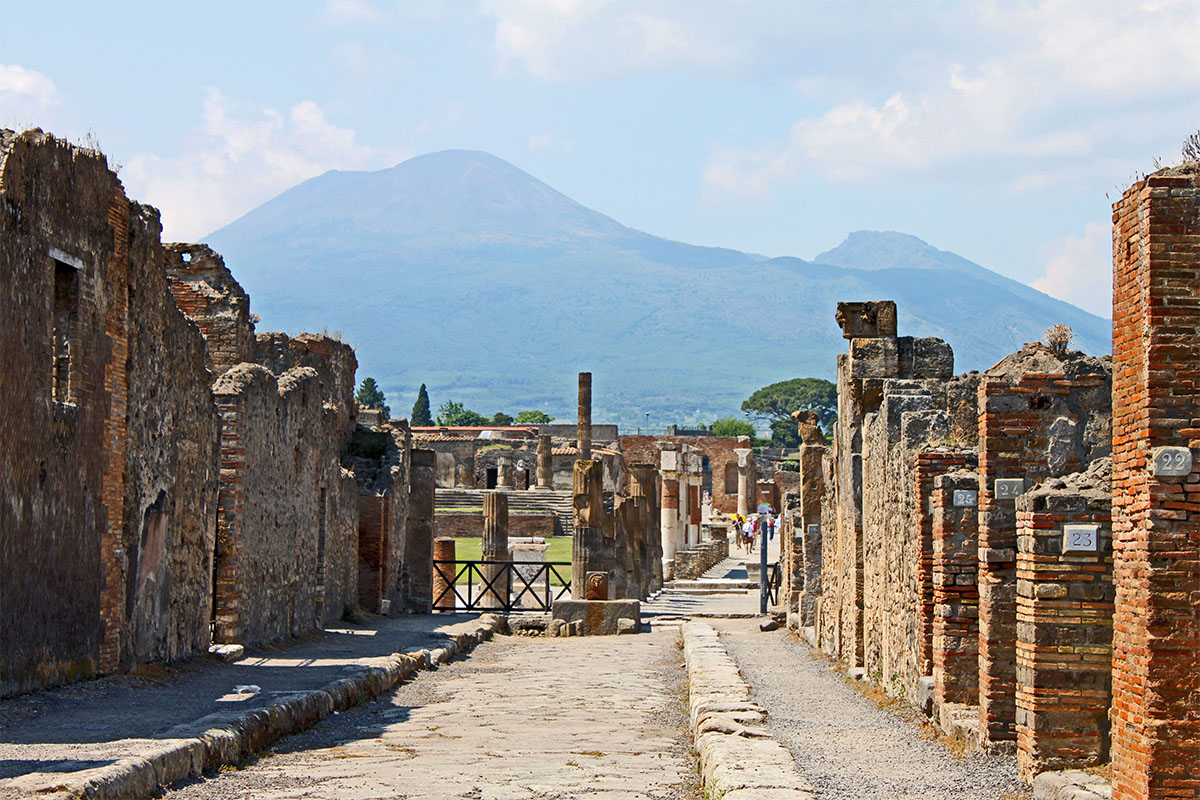Pompei, rubato un chiusino in marmo: indagano i carabinieri