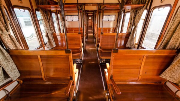 "Reggia Express" Napoli - Caserta: viaggio nel treno storico