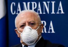 Campania, zona bianca: l'obbligo di mascherina all'aperto