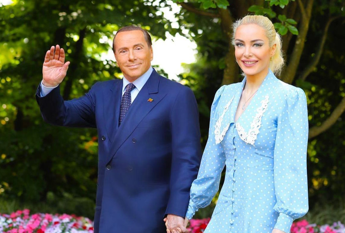 Berlusconi si è "risposato" sulle note di "'O surdato 'nnammurato"