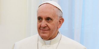 Papa Francesco: "Il denaro per acquistare le armi si trova sempre"