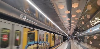 Linea 1, Duomo: auto finisce nell'ascensore della metro
