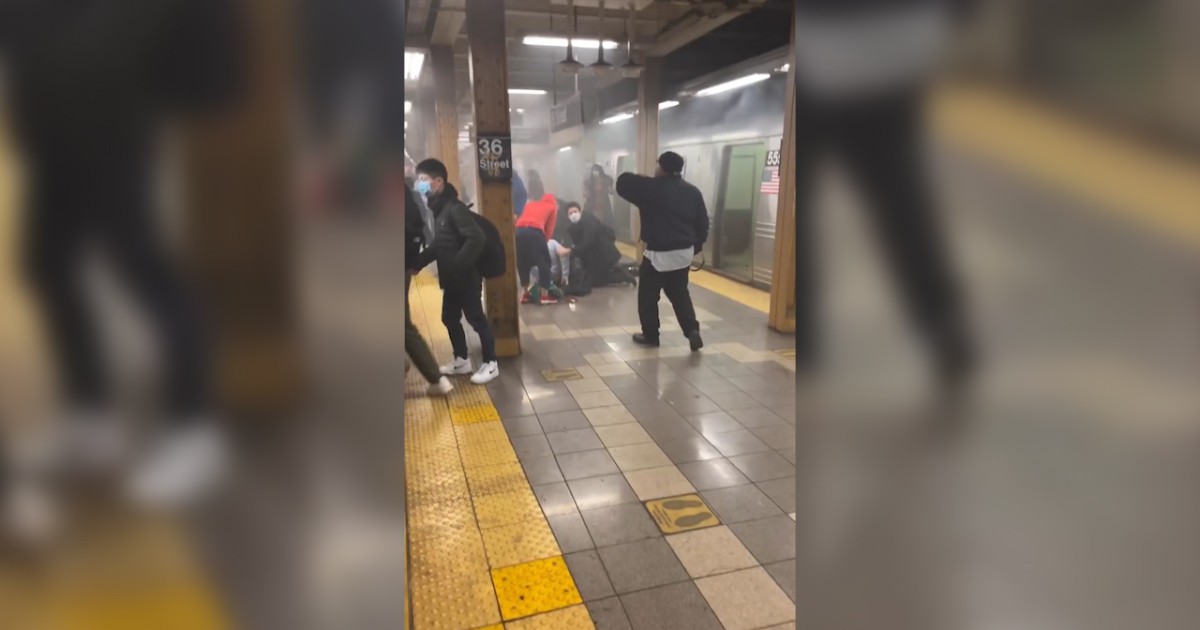 New York, sparatoria in metropolitana: ipotesi attentato