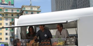 Napoli,"Cucina-Mobile": solidarietà per i senza fissa dimora