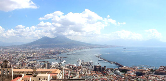 Napoli, più turismo: Partenope batte Roma e Firenze