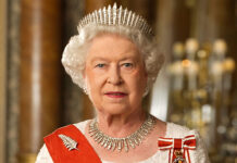 La regina Elisabetta II è morta: a succederle il figlio Carlo