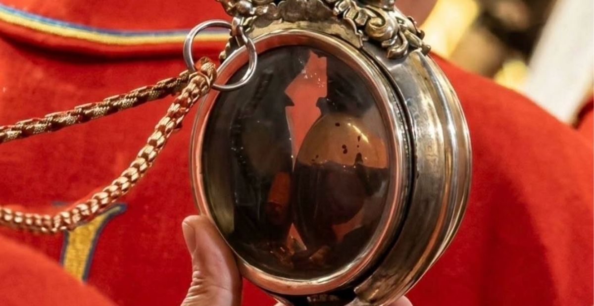 San Gennaro, il sangue si è sciolto: l'annuncio nel Duomo alle 10:04