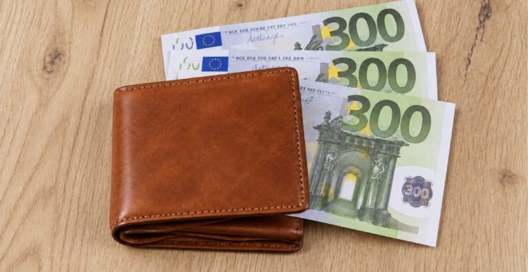 Napoli Group, i falsari che riuscirono a spendere una banconota da 300 euro