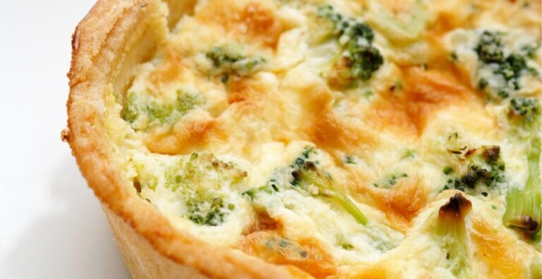 Sformato di broccoli, salsiccia e provola: filante, saporito e gratinato