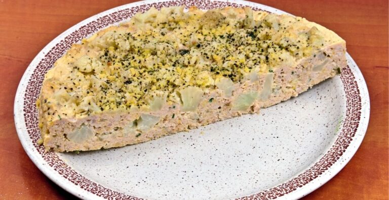 Sformato di cavolfiore al forno: cremoso dentro e dorato in superficie